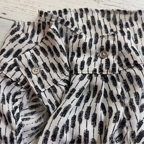 Candie’s Button Up Roll Tab Sleeves Exposed Shoulder Double Pocket High Low S - Picture 2 of 8